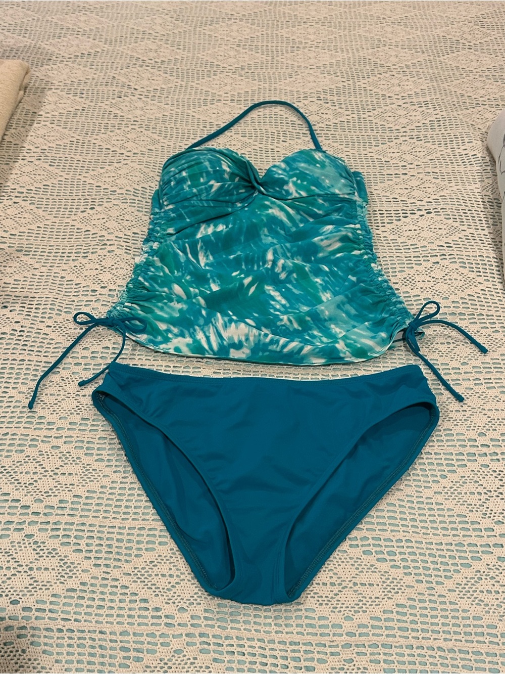 La Blanca Tankini Set - Swimsuit Top and Bottom (Top, Size 8; Bottom, Size 10)
